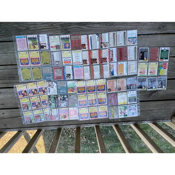 Lot of 72 Baseball and Football Cards - Picture 10 of 16